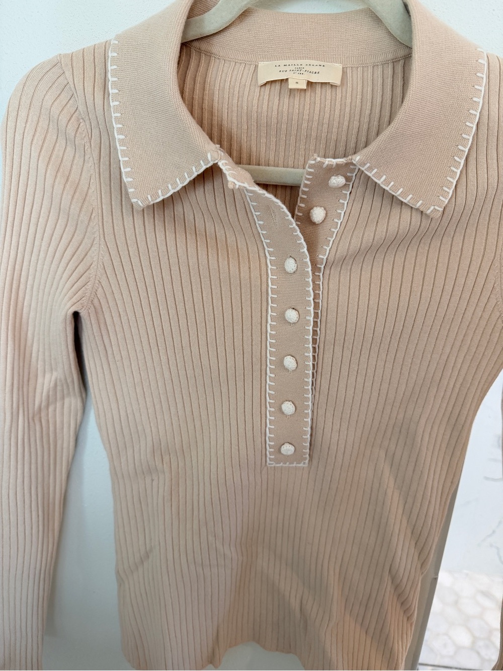 Sezane Armelle Jumper Ribbed Polo Knit Top with Covered Buttons - Vanilla/white - Picture 2 of 3